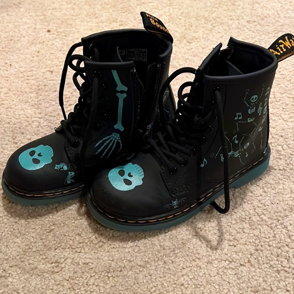 NWOT toddler Doc Marten boots